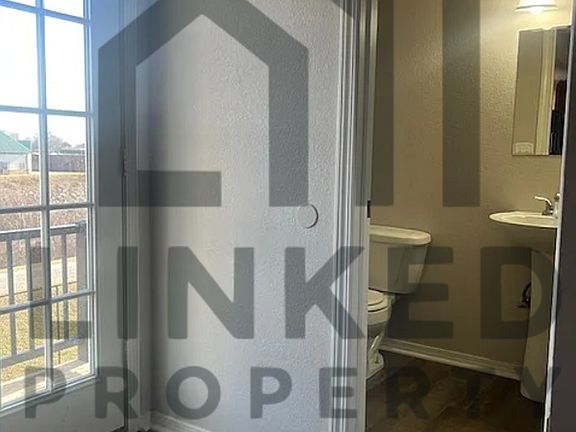 5th image of 1718 E 67th Pl