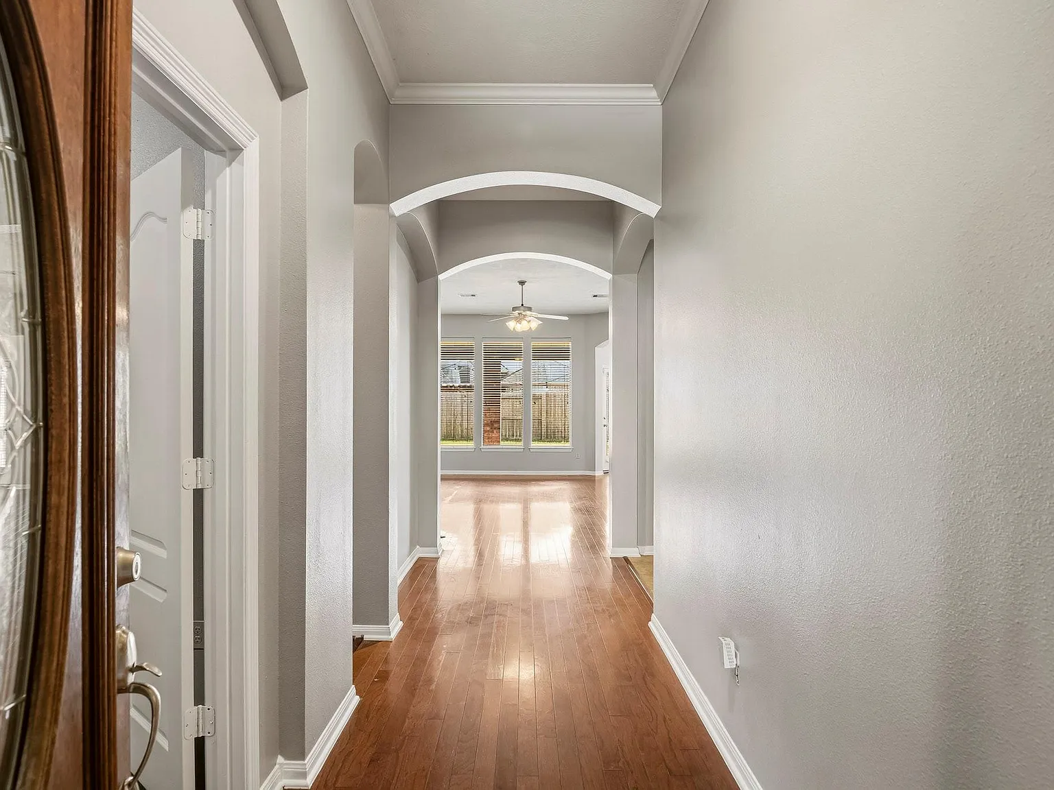 4 bed, 3.0 bath, 2631 sqft, $2,650 — Photo 3