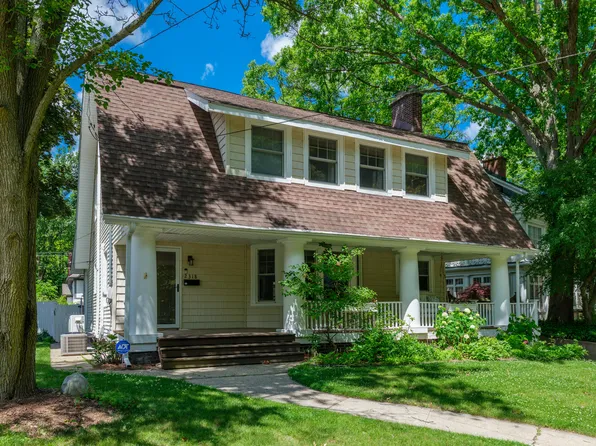 2318 Glenwood Dr, Kalamazoo, MI 49008