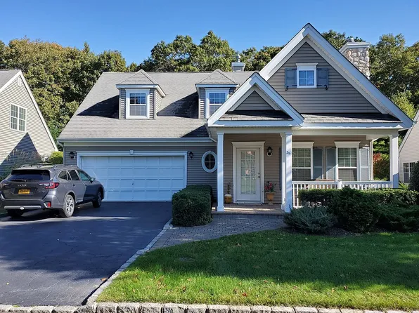 36 Golden Spruce Dr, Calverton, NY 11933