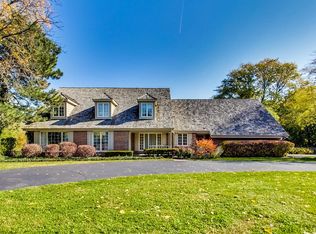 945 S Ridge Rd, Lake Forest, IL 60045