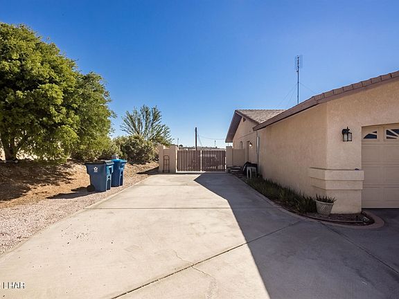 4th image of 3100 Applewood Dr
