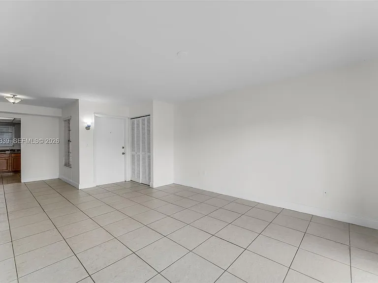 7560 SW 82nd St #G112 — Photo 5
