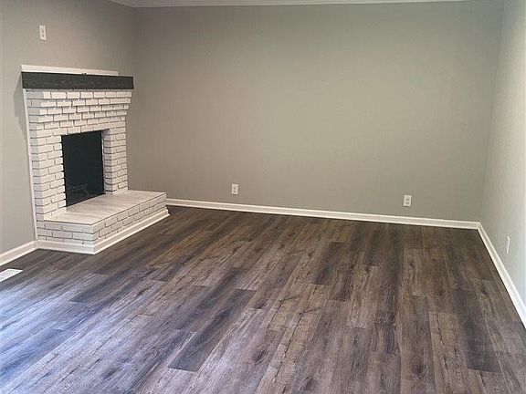 3rd image of 232 Ayers Dr