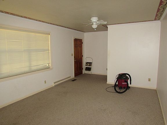 2nd image of 21179 Lucille Rd