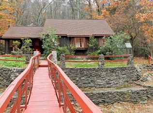 394 Camelback Rd, Tannersville, PA 18372