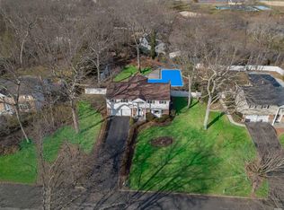 7 Lt John Olsen Ln, Saint James, NY 11780