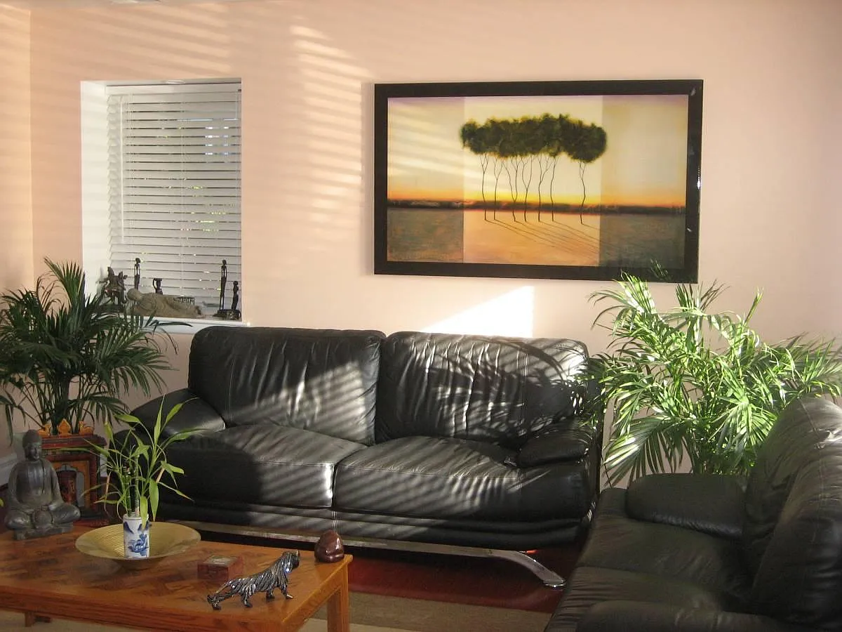 4 bed, 2.5 bath, 2022 sqft, $2,500 — Photo 2
