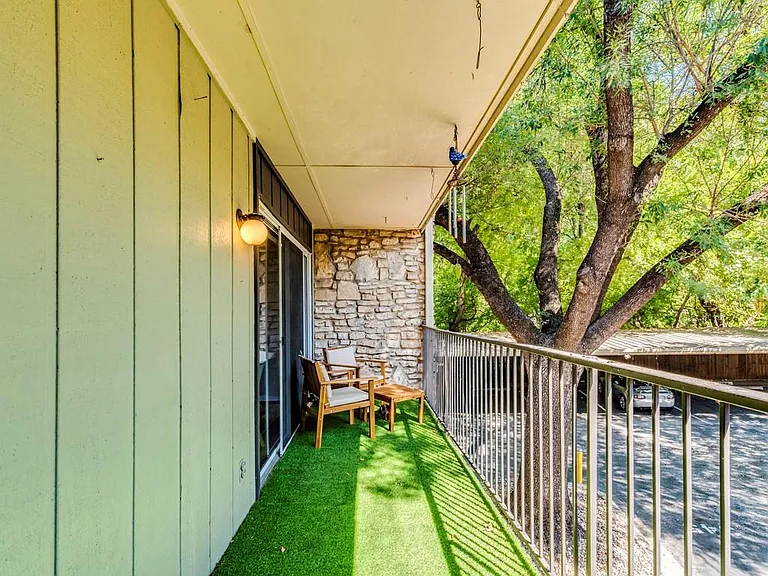 500 E Riverside Dr #206 — Photo 23