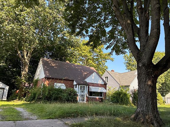 2nd image of 772 Hayden Ave