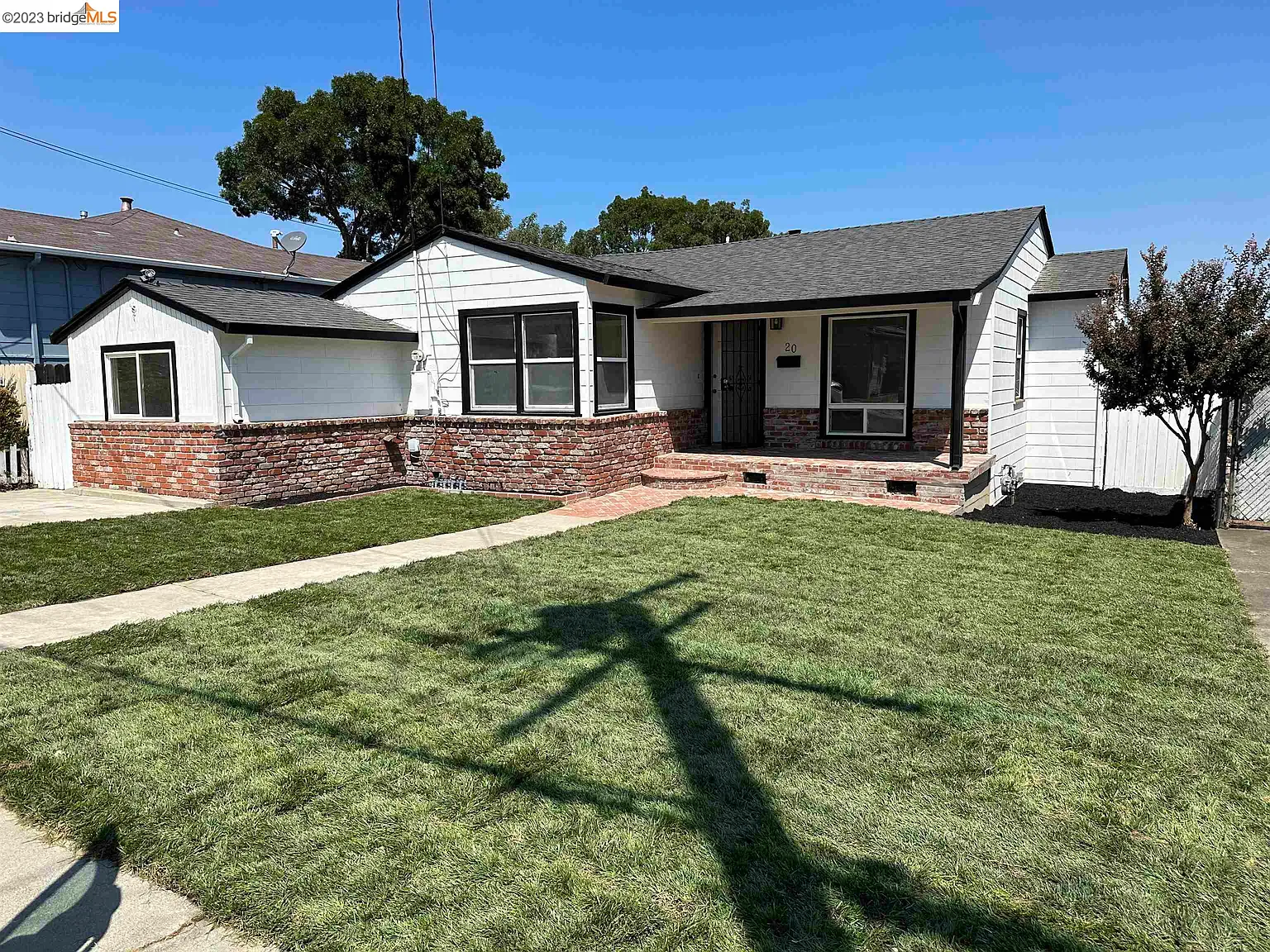 20 Lorraine Ave photo 1