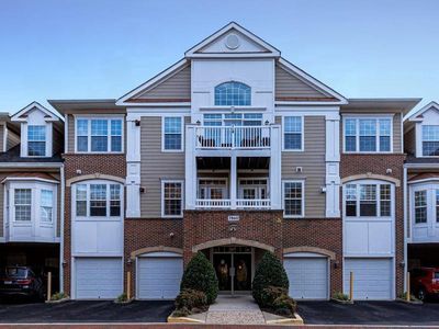 7860 Rolling Woods Ct APT 402, Springfield, VA, 22152