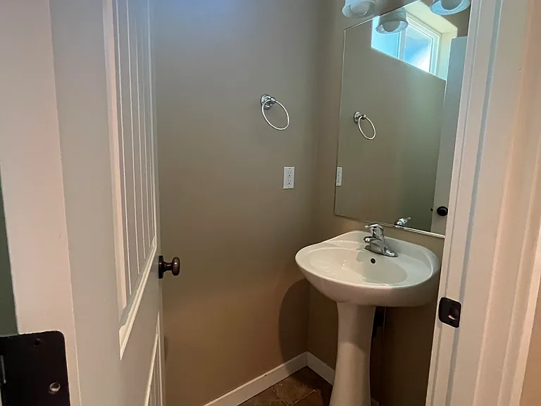 2302 NE Mary Rose Pl #1 — Photo 9
