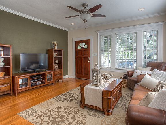 4th image of 4724 Calmont Ave