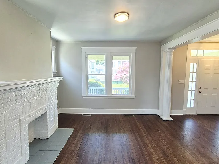 2113 Barton Ave — Photo 8