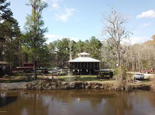 354 E Red Bull Island Dr, Wewahitchka, FL 32465