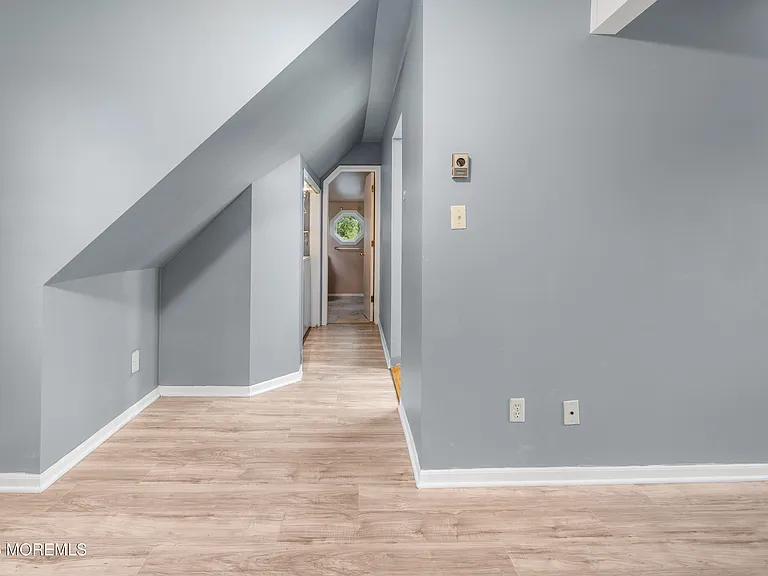 96 Wilson Ave — Photo 8