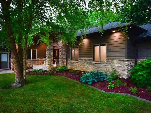 2919 E 62nd Pl, Hobart, IN 46342