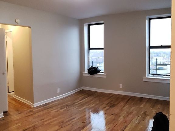 5th image of 2027 Pacific St APT 5D