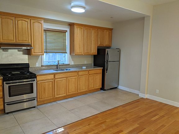 3rd image of 1013 Fair Oaks Ave #3