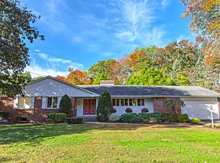 19 Pleasant View Dr, Hatfield, MA 01038
