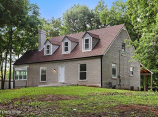 952 Palatka Rd, Louisville, KY 40214