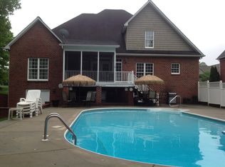 1729 30th Avenue Dr NE, Hickory, NC 28601