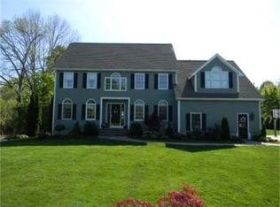 3 Tubwreck Dr, Medfield, MA 02052