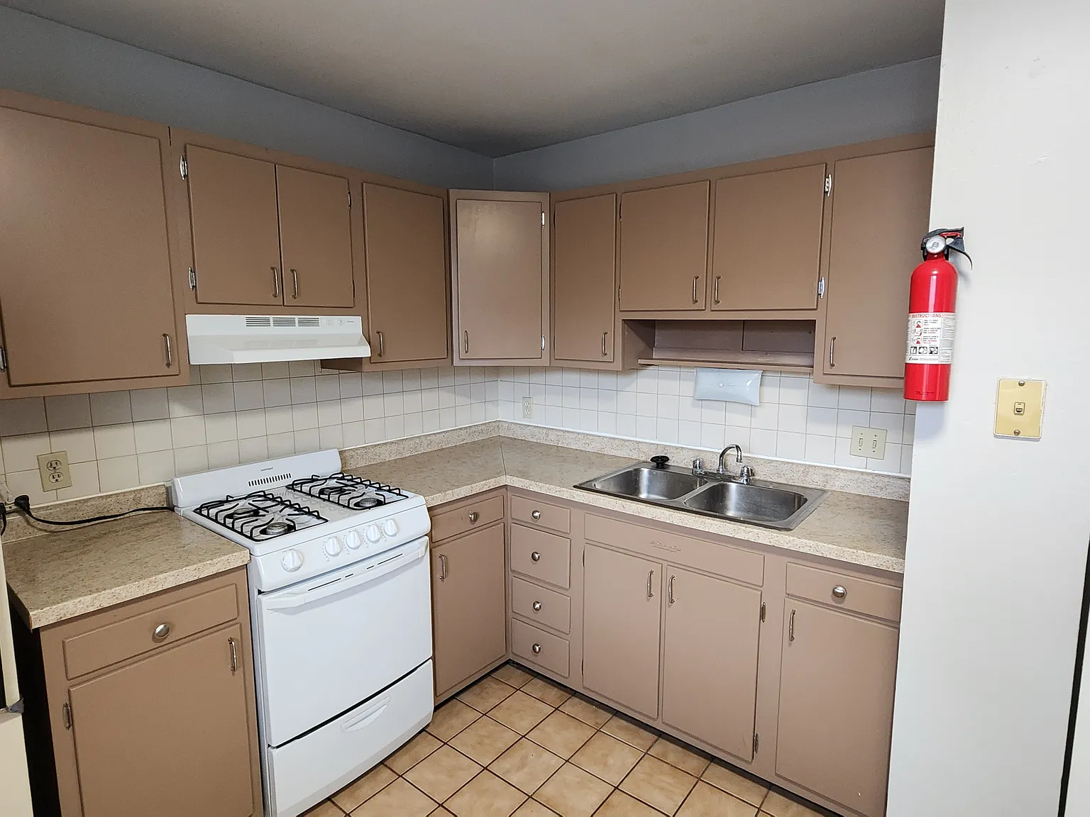 220 E. Lane Ave. — Photo 3