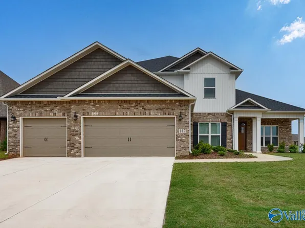 117 Pat Cain Dr, New Market, AL 35761