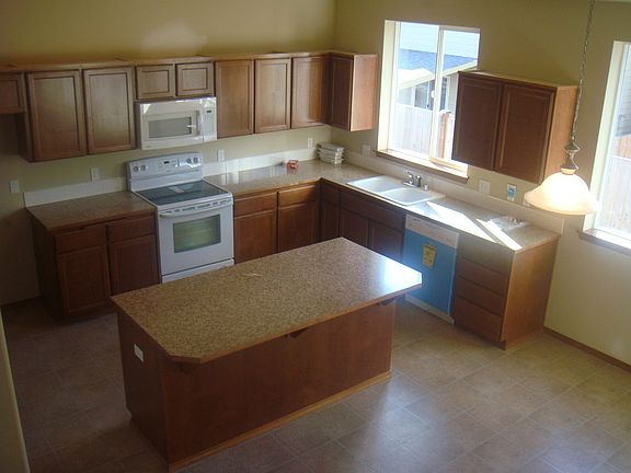 4th image of 18236 73rd Ave E