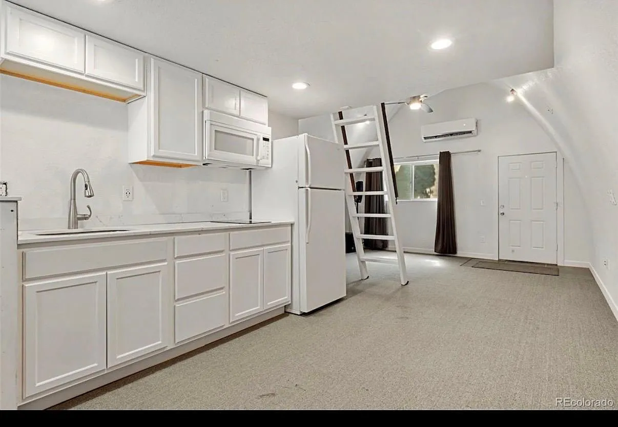 Studio, 1592 sqft, $1,300 — Photo 4