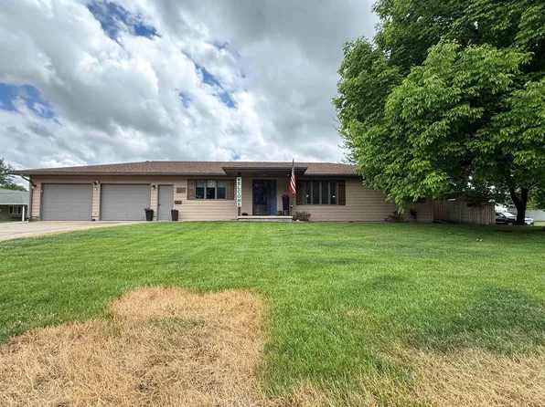 220 W Lloyd St, Pierce, NE 68767