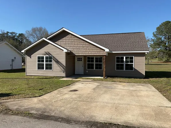 22 Oakwood Dr, Luverne, AL 36049