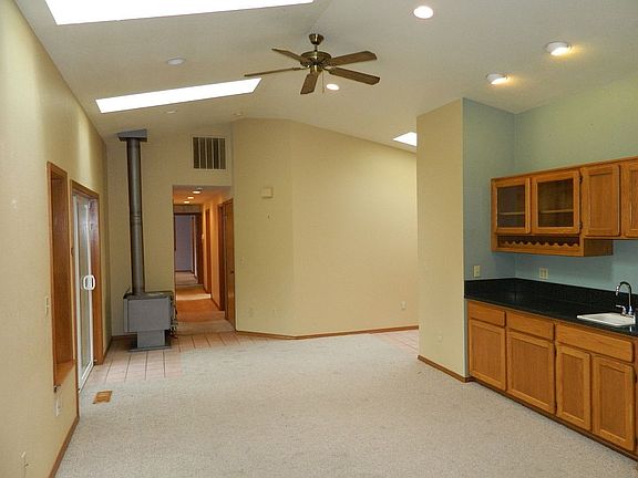 5th image of 8003 Mountain Aire Ct SE