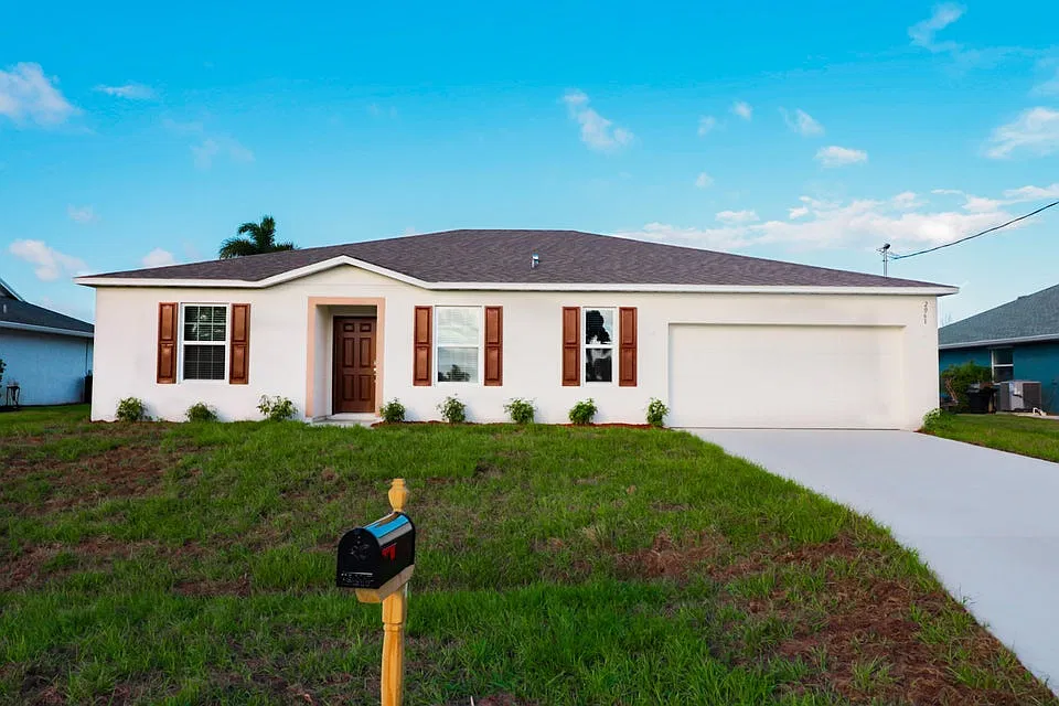 4 bed, 2059 sqft, $3,350 — Photo 3