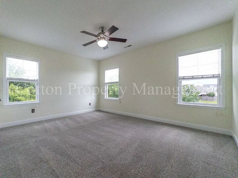 7445 Darius Dr — Photo 29