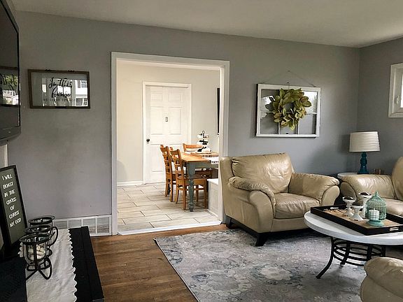 3rd image of 4616 Palm Ave