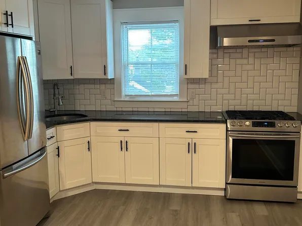 415 E 3rd Ave, Roselle, NJ 07203