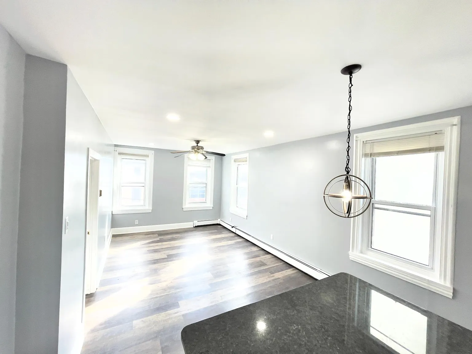 2 bed, 790 sqft, $1,900 — Photo 3