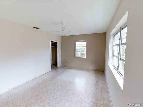 4th image of 875 NE 123rd St