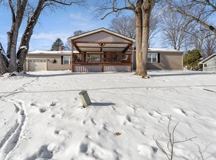7564 N Roanoke Rd, Huntington, IN 46750