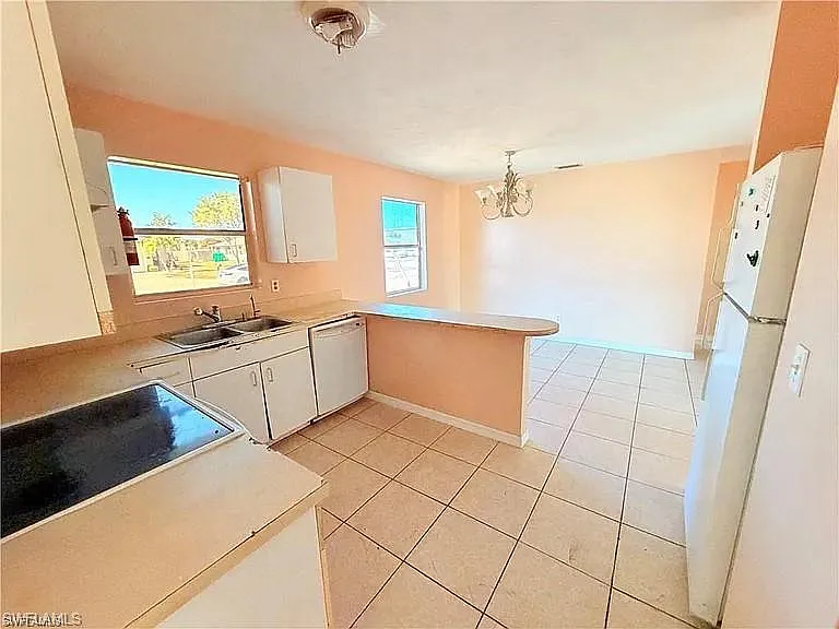 419 NE 16th Pl — Photo 6