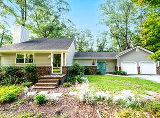 512 Haywood Creek Dr, Trent Woods, NC 28562