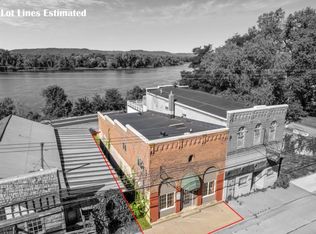 121 S Main St #1, Fountain City, WI 54629