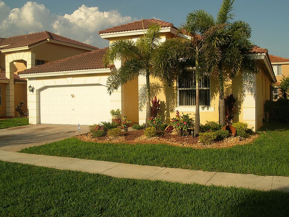 Welcome Home!!!! Beautiful 3 bedroom 2 bath with pool.