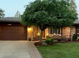 6846 Little Creek Dr, Troy, MI