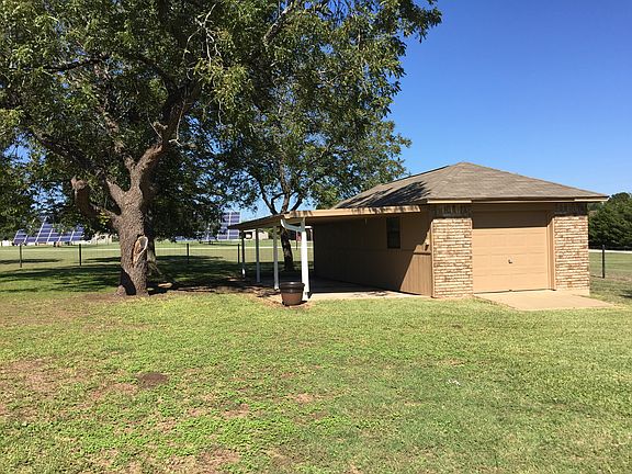 DETACHED GARAGE/WORKROOM