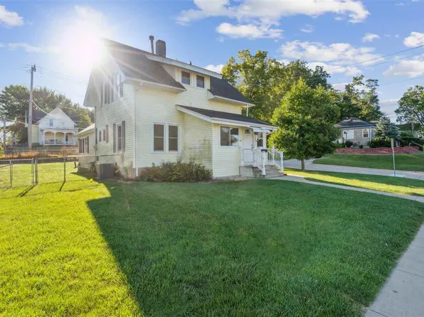 205 S Garnavillo St, Anamosa, IA 52205
