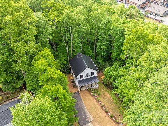 4th image of 131 Bryce Way